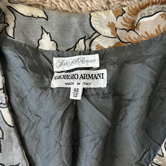 Vintage Giorgio Armani Short Wrap Jacket, Blazer, Linen &
Cotton - Picture 4 of 6